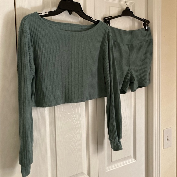 Comfy dusty green 2 piece